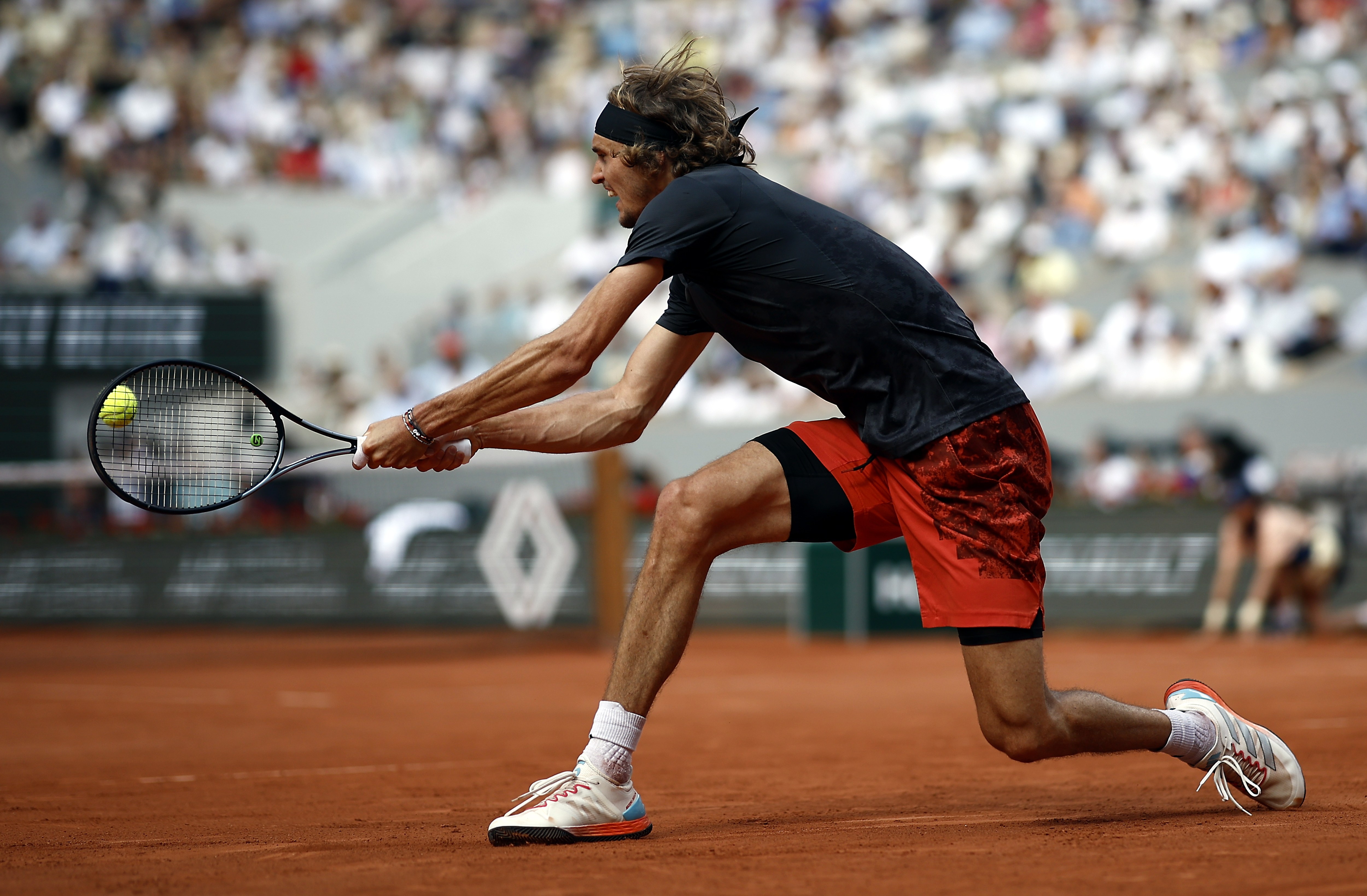 包含拉沃尔杯翻盘法网，兹维列夫点燃赛场的词条