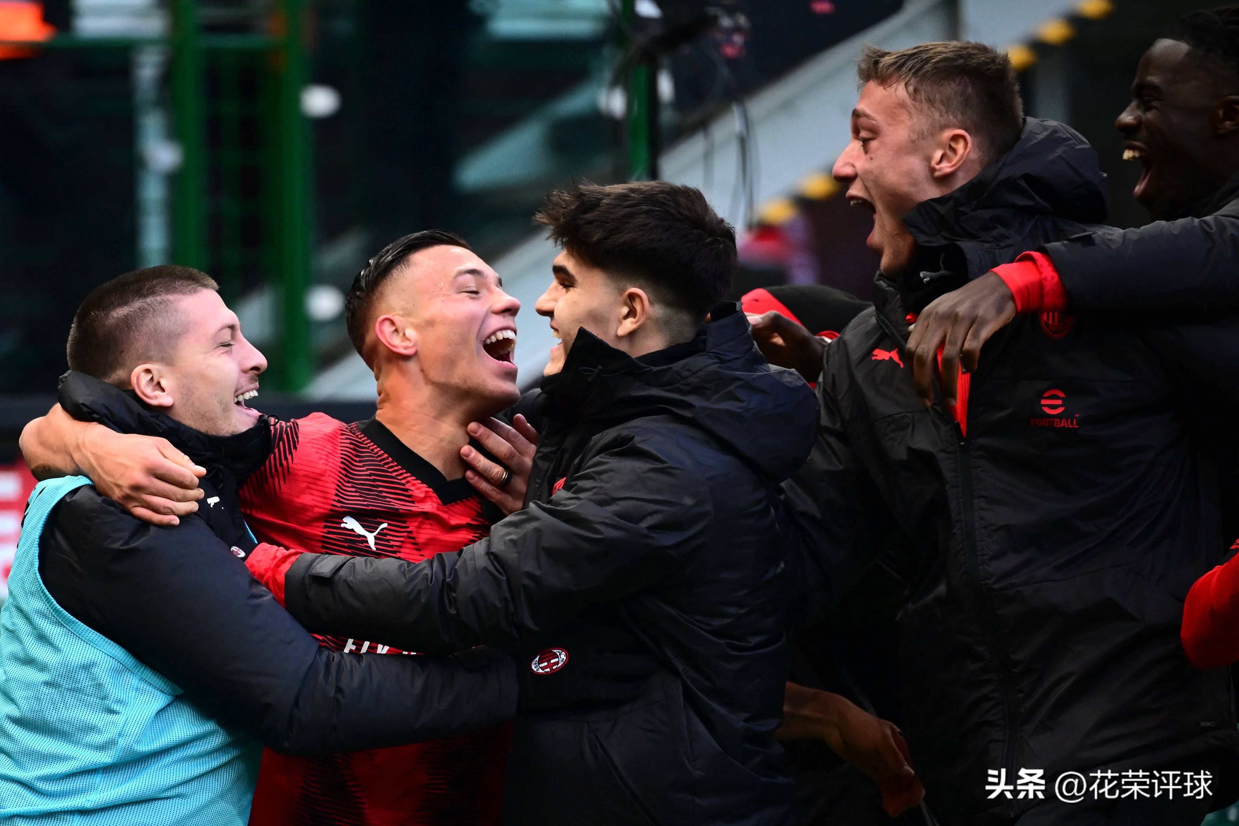 对抗激烈!球队用巧妙战术取得胜利 对抗激烈!球队用巧妙战术取得胜利