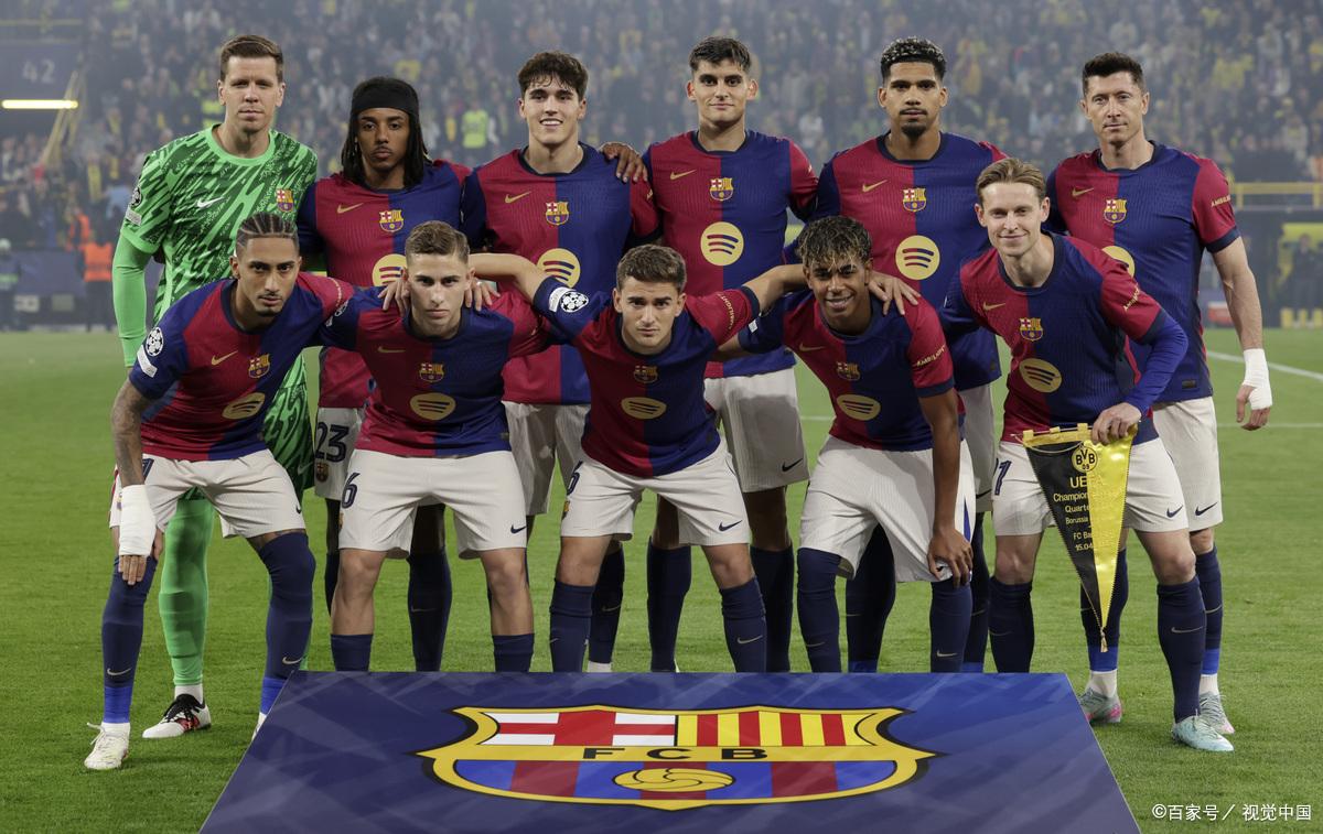 熊猫体育下载-足球职业联赛豪门球队对决，实力对比明显