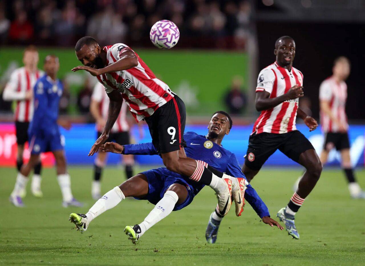 切尔西主场不敌对手,遭遇两连败 切尔西主场不敌对手,遭遇两连败