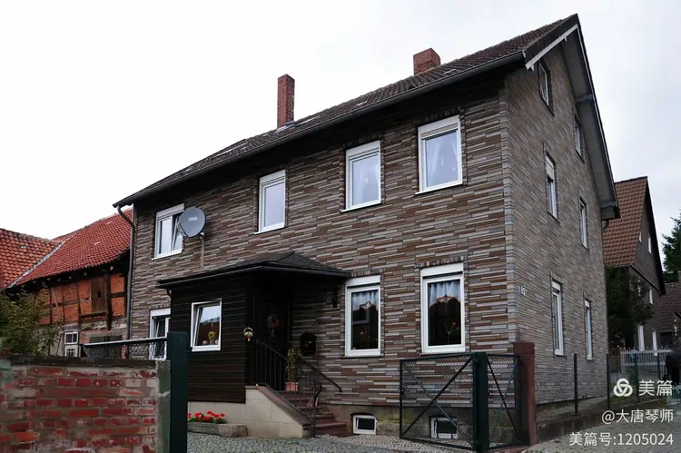 包含沃尔夫斯堡逼平不伦瑞克收获珍贵一分的词条