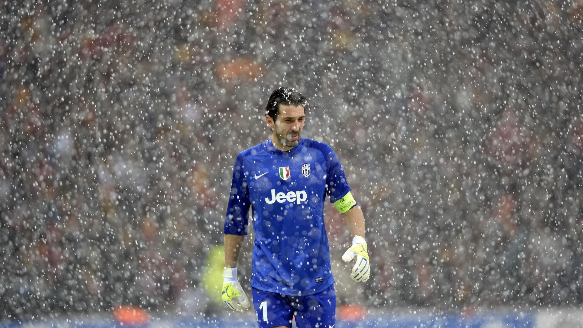 阿劳霍一锤定音，AC米兰闪电战击溃中国防线