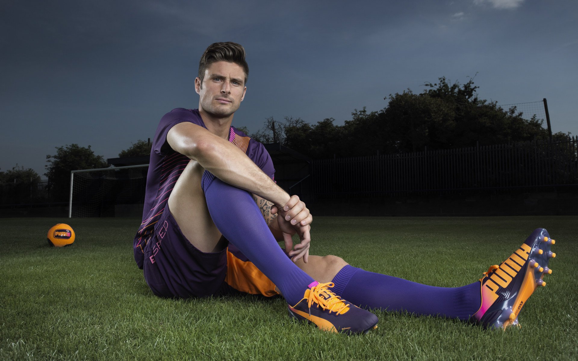 法兰西铁壁，生死战中的连续得分艺术，如何将莱比锡红牛压制至沉默？